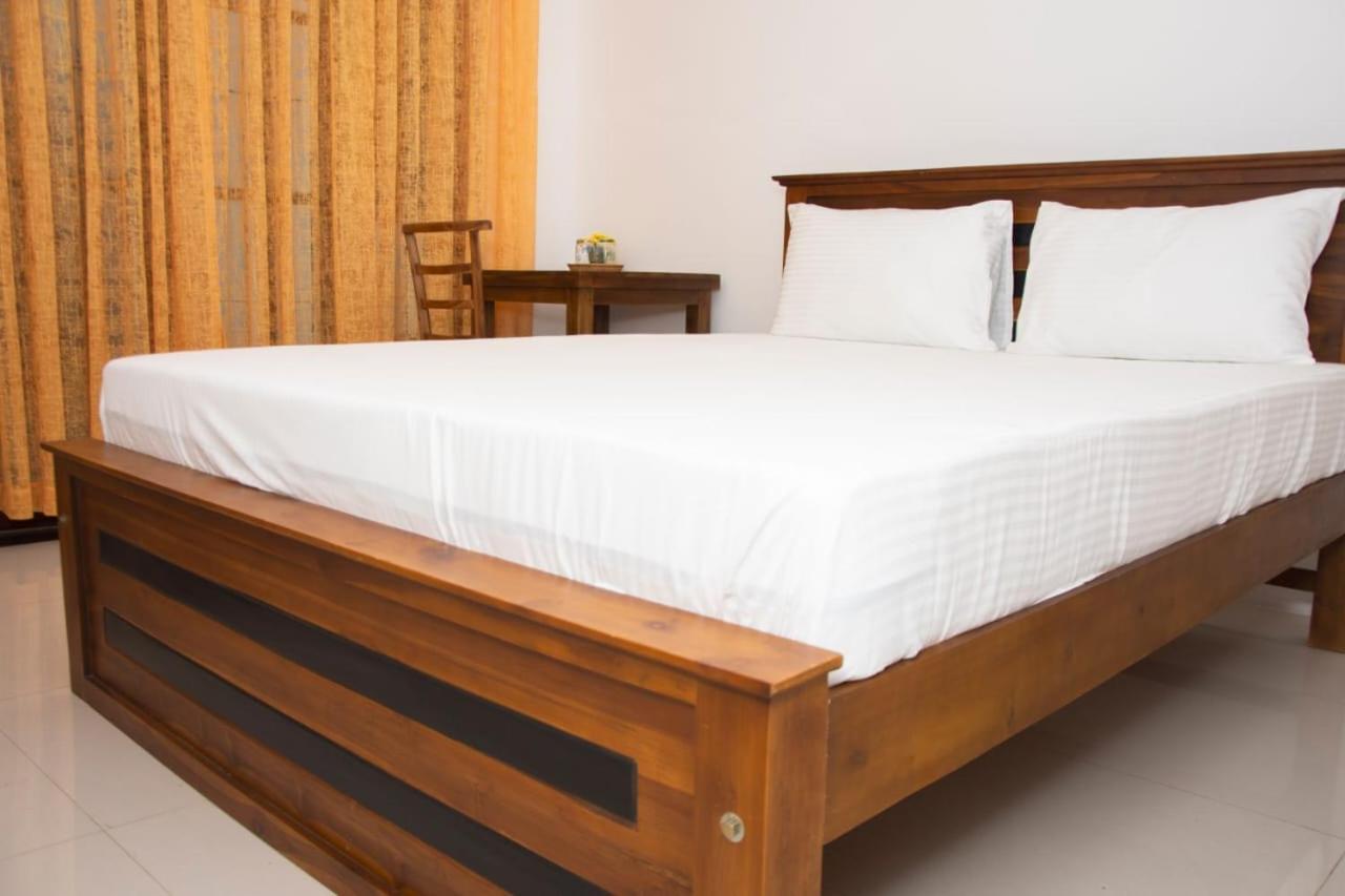 Sanmi Airport Resort Katunayaka Dış mekan fotoğraf